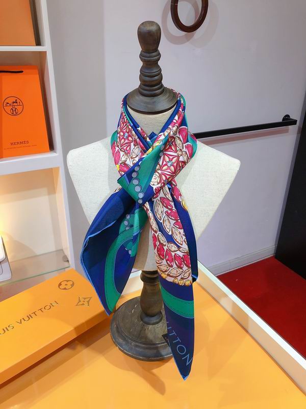 LV silk scarf 90X90cm E32 (36)